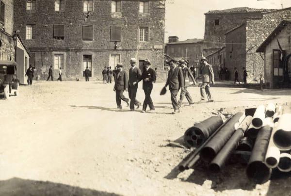 Giuseppe Bottai - Visita agli impianti industriali dei soffioni geotermici di Larderello