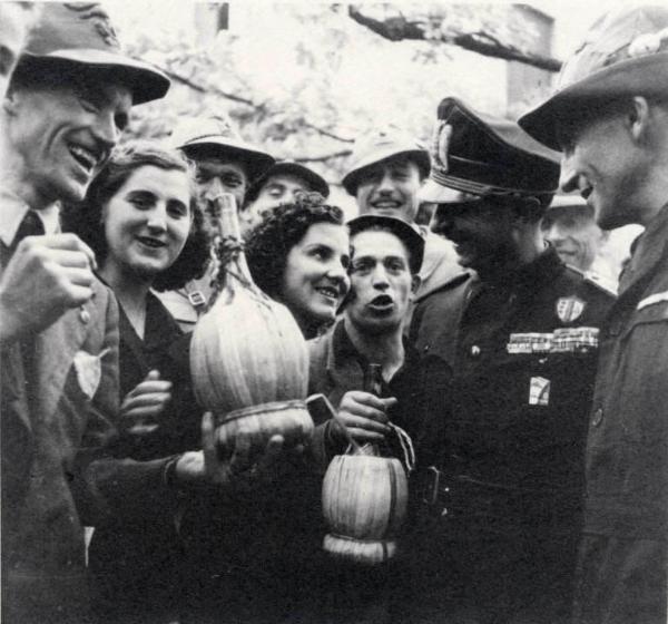 Giuseppe Bottai - Visita alla caserma degli alpini di S. Silvestro - Posa della prima pietra della chiesa di Montecchio Maggiore