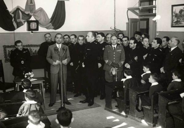 Giuseppe Bottai - Visita a una scuola elementare