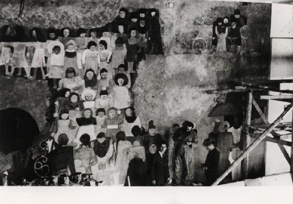 V Triennale - Lavori di allestimento - Salone delle Cerimonie - Pittura murale "le madri, le contadine, le lavoratrici" di Massimo Campigli