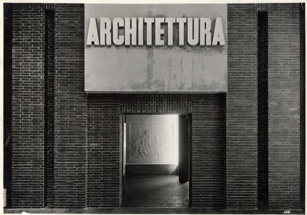 V Triennale - Mostra internazionale di architettura moderna - Ingresso