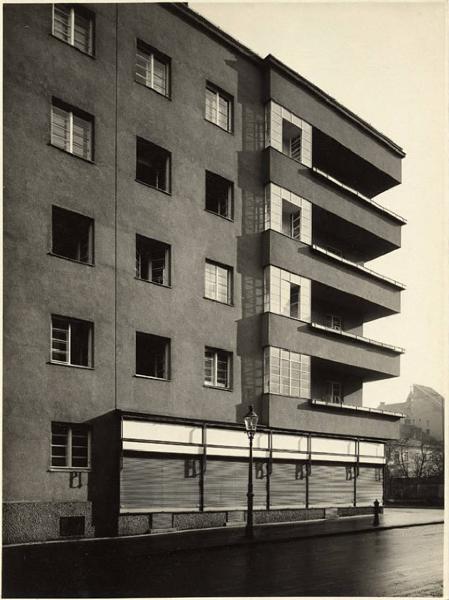 V Triennale - Mostra internazionale di architettura moderna - Galleria delle Nazioni - Fotomosaico dell'Austria - Casa popolare del comune di Vienna "Volkswohnhaus Dielgasse" di Fritz Judtmann e Egon Riss