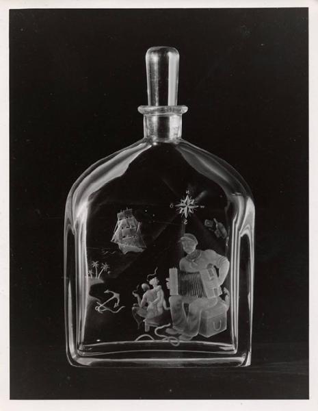 V Triennale - Arti decorative e industriali - Mostre estere - Svezia - Bottiglia in cristallo Orrefors inciso di Nils Landberg