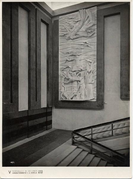 V Triennale - Palazzo dell'Arte - Scalone d'onore - Bassorilievo "Mosè salvato dalle acque" di Arturo Martini