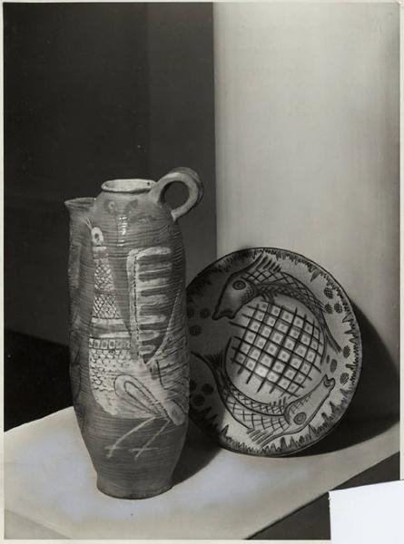 V Triennale - Arti decorative e industriali - Ceramiche - Vaso e piatto decorati