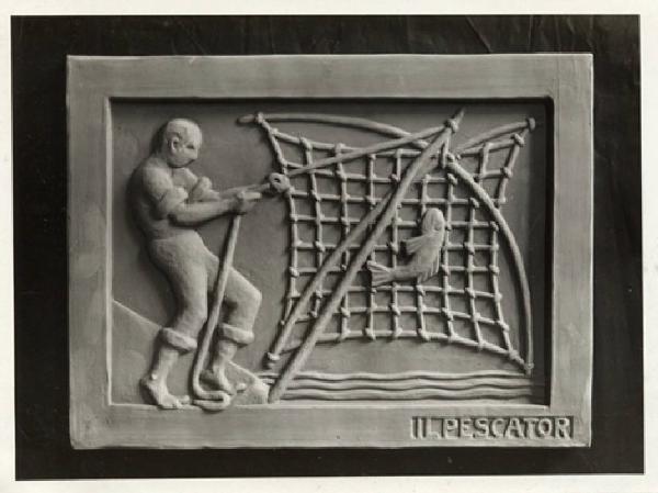 V Triennale - Arti decorative e industriali - Sala dell'E.N.A.P.I. - Ceramica - Mattonella smaltata "Il pescator"