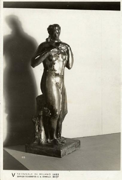 V Triennale - Arti decorative e industriali - Sala dell'E.N.A.P.I. - Ceramica - Statuina in ceramica di Pietro Fabbri