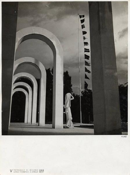 V Triennale - Piazzale d'onore - Archi ornamentali di Mario Sironi