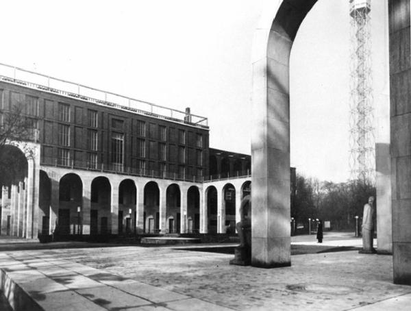 V Triennale - Piazzale d'onore - Palazzo dell'Arte