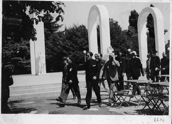 V Triennale - Visita di Araldo Di Crollalanza - Giulio Barella - Gio Ponti - Carlo Alberto Felice