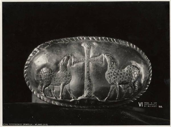 VI Triennale - Mostra dell'antica oreficeria italiana - Vetrina IX. Capselle di Grado - Capsella ellittica per reliquie