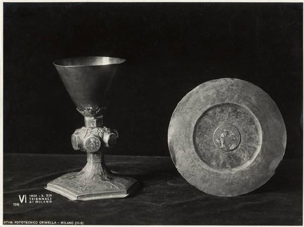 VI Triennale - Mostra dell'antica oreficeria italiana - Vetrina VIII. Oreficerie sacre del duecento e trecento - Calice e Patena