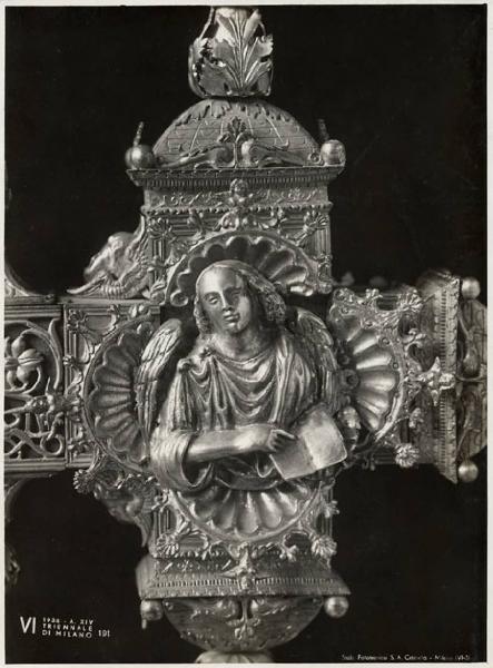 VI Triennale - Mostra dell'antica oreficeria italiana - Vetrina XV. Oreficerie sacre del Louvre e croce di Domaso - Croce processionale