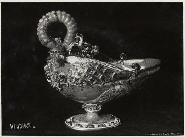 VI Triennale - Mostra dell'antica oreficeria italiana - Vetrina XX. Oreficerie profane del rinascimento - Coppa a forma di drago