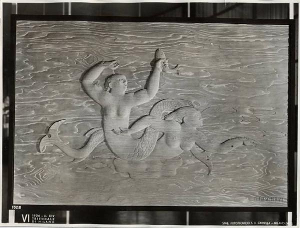 VI Triennale - Galleria delle arti decorative e industriali - Bassorilievo di legno "le Sirene"