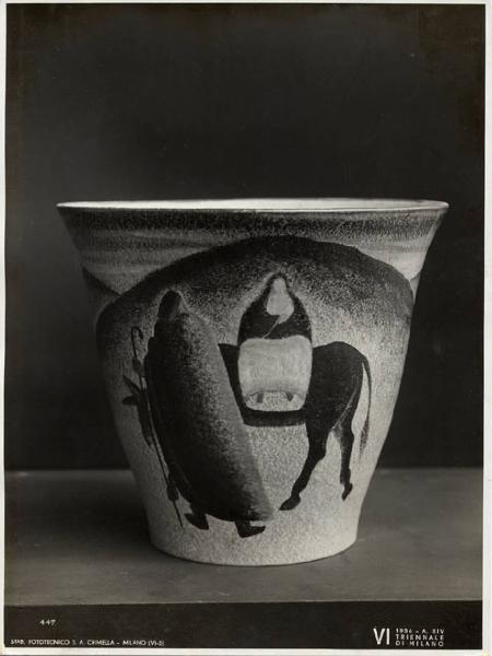 VI Triennale - Sezione dell'E.N.A.P.I. - Ceramiche - Vaso in ceramica