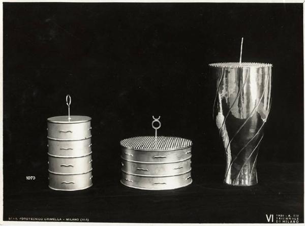 VI Triennale - Sezione dell'E.N.A.P.I. - Argenterie - Vaso e scatole in metallo argentato