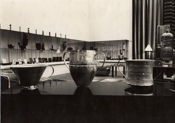 VI Triennale - Sezione dell'E.N.A.P.I. - Argenterie - Vasi in argento sbalzato