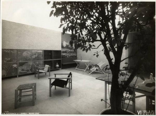VI Triennale - Mostra dell'arredamento - Stanza di soggiorno e terrazzo di Luigi Figini e Gino Pollini
