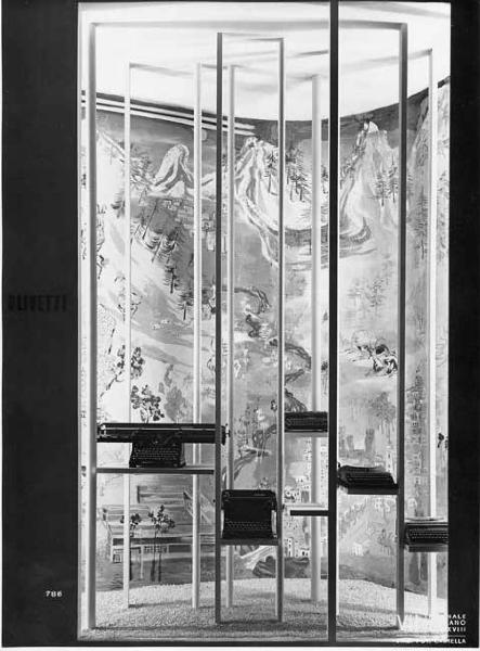 VII Triennale - Mostra delle vetrine - Vetrina della società Olivetti, macchine per scrivere
