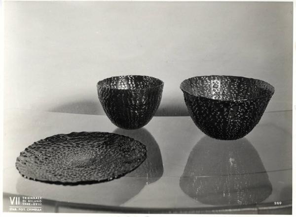 VII Triennale - Mostra dei metalli e dei vetri - Produzione Venini - Ciotole e piatto in vetro