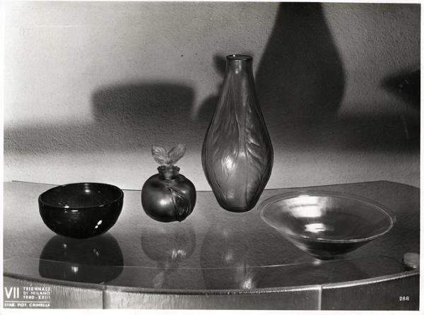 VII Triennale - Mostra dei metalli e dei vetri - Produzione Venini - Vasi e ciotole in vetro