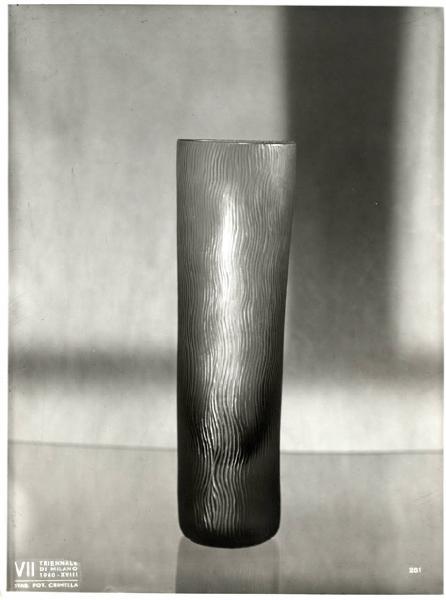 VII Triennale - Mostra dei metalli e dei vetri - Produzione Venini - Vaso in vetro