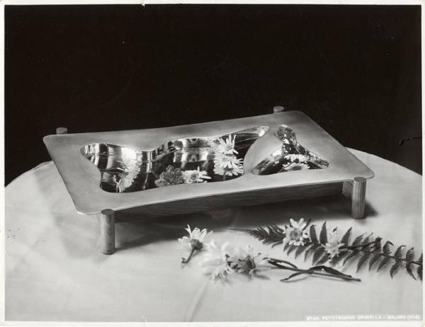 VII Triennale - Mostra dei metalli e dei vetri - Centro tavola in argento e rovere del Gruppo B.B.P.R.