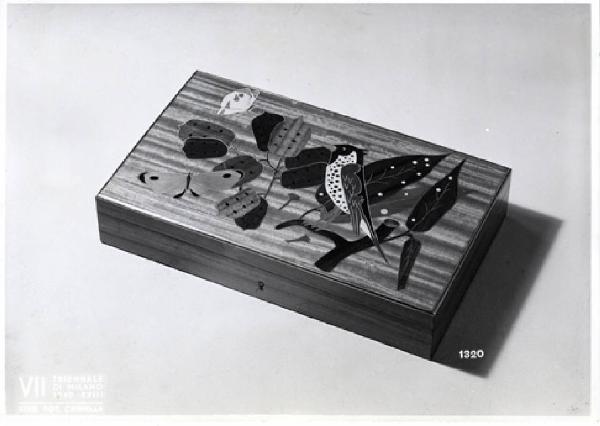 VII Triennale - Mostra dell'E.N.A.P.I. - Mobili e oggetti di legno - Scatola con coperchio intarsiato di Emanuele Rambaldi