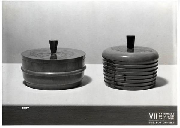 VII Triennale - Mostra dell'E.N.A.P.I. - Mobili e oggetti di legno - Scatole tornite di Ugo Blasi