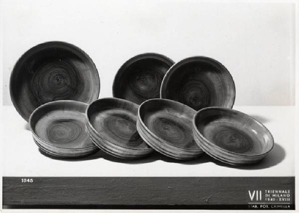 VII Triennale - Mostra dell'E.N.A.P.I. - Mobili e oggetti di legno - Servizio in legno tornito per frutta secca di Alfredo Carnelutti
