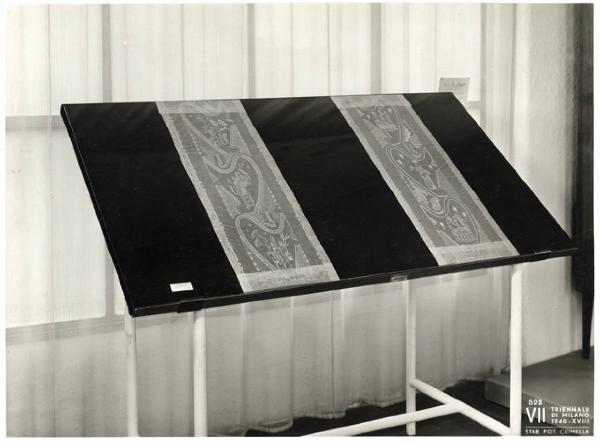 VII Triennale - Mostra dell'E.N.A.P.I. - Ricami e merletti - Centri ricamati su tulle di Aldo Franzoli