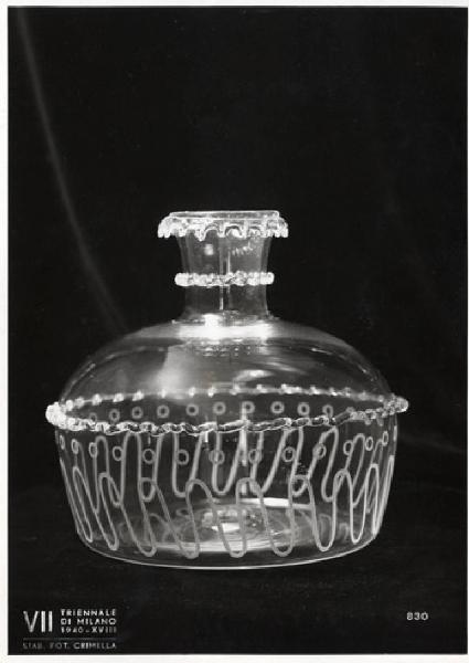 VII Triennale - Mostra dell'E.N.A.P.I. - Vetri e specchi - Vaso di vetro soffiato e inciso di Gino Frattani