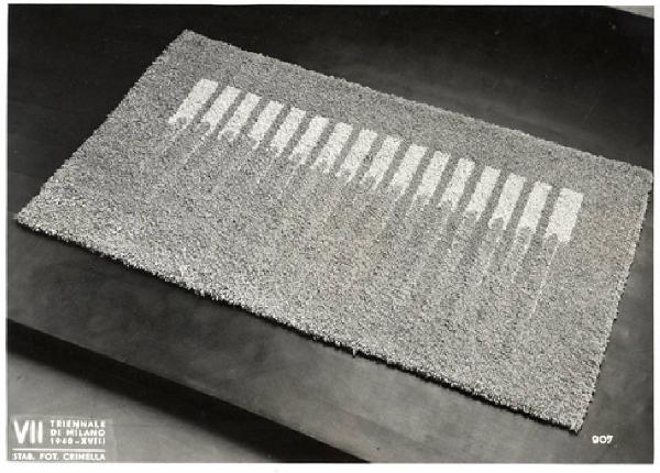VII Triennale - Mostra dell'E.N.A.P.I. - Tappeti - Tappeto di lana annodato di Lina De Cataldo