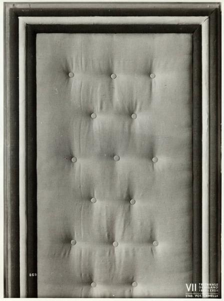 VII Triennale - Mostra dei tessuti e dei ricami - Sezione dei merletti e dei ricami - Anta di armadio imbottito di Fabrizio Clerici