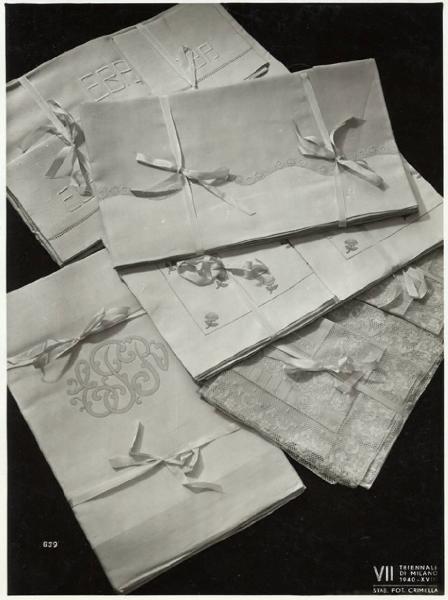 VII Triennale - Mostra dei tessuti e dei ricami - Sezione dei merletti e dei ricami - Biancheria da letto ricamata di Emilia Bellini