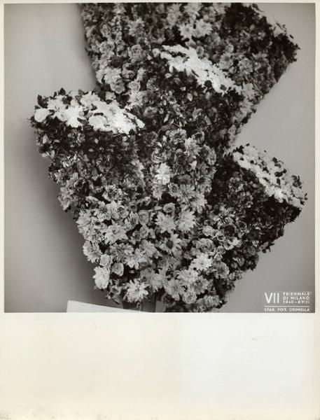 VII Triennale - Mostra dei tessuti e dei ricami - Sezione dei merletti e dei ricami - Decorazione floreale