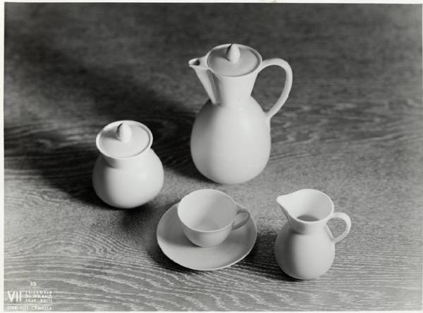 VII Triennale - Mostra della ceramica - Servizio da caffè di Guido Andlovitz