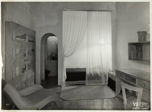 VII Triennale - Mostra dell'arredamento alberghiero - Ambiente n. 4: Camera d'albergo a Capri di Alessandro Pasquali