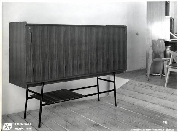 X Triennale - Mostra del mobile singolo - Credenza a porte scorrevoli - Groupeu