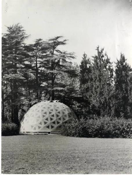 X Triennale - Parco Sempione - Partecipazione statunitense. Abitazione a cupola geodetica Füller - Roberto Mango