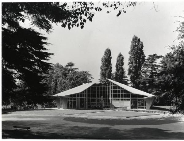 X Triennale - Parco Sempione - Padiglione per soggiorno - Ico Parisi - Silvio Longhi - Luigi Antonietti