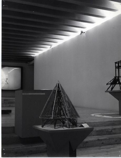 XI Triennale - Mostra Internazionale di Architettura moderna - Prima parte: struttura - Momenti della struttura nella storia - Dalle origini al Rinascimento italiano - Erberto Carboni - Marcello Grisotti - Agnoldomenico Pica