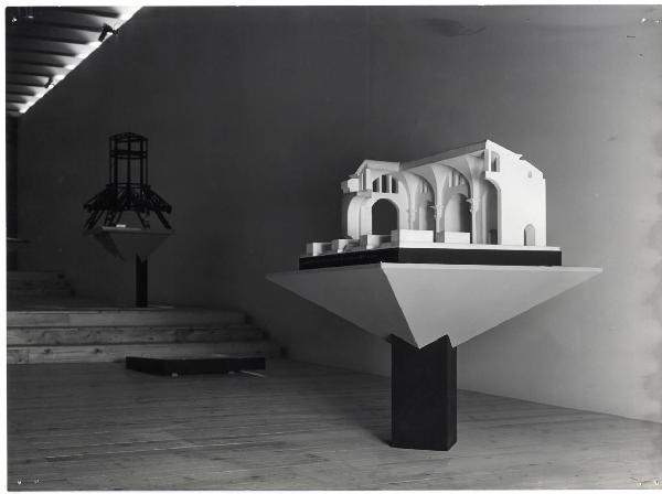 XI Triennale - Mostra Internazionale di Architettura moderna - Prima parte: struttura - Momenti della struttura nella storia - Dalle origini al Rinascimento italiano - Erberto Carboni - Marcello Grisotti - Agnoldomenico Pica