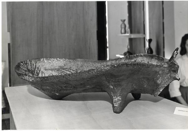 XI Triennale - Mostra delle Produzioni d'arte - Sezione della Ceramica - Piatto a forma di toro - Alberto Diato