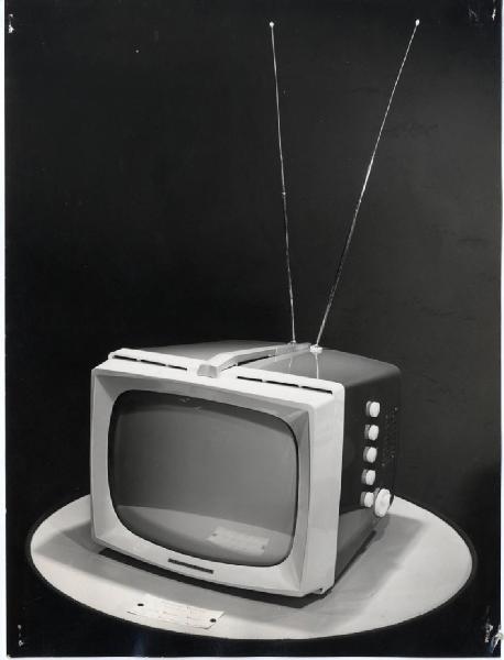 XI Triennale - Mostra internazionale dell'Industrial Design - Televisore Monvision - Pier Luigi Spadolini