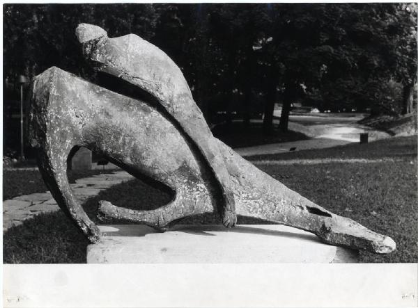 XI Triennale - Parco Sempione - Mostra internazionale di scultura nel parco Sempione - Scultura "Il miracolo" - Marino Marini