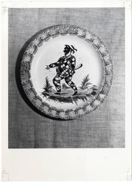 XI Triennale - Mostre temporanee - Mostra delle ceramiche venete tradizionali dell'800 - Piatto di terraglia - "Arlecchino"