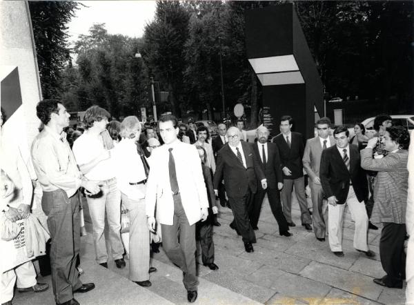 XVI Triennale - Secondo ciclo - Cerimoniale - Inaugurazione - Giovanni Spadolini - Giampaolo Fabris - Carlo Tognoli - Marco Cavallotti