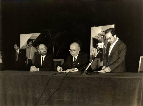 XVI Triennale - Secondo ciclo - Cerimoniale - Inaugurazione - Giovanni Spadolini - Giampaolo Fabris - Carlo Tognoli